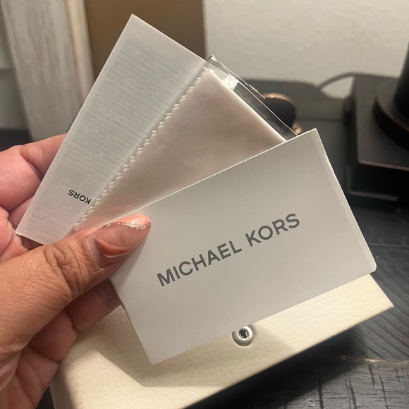 Michael Kors Aviator Sunglasses - new with tags - Picture 4 of 5